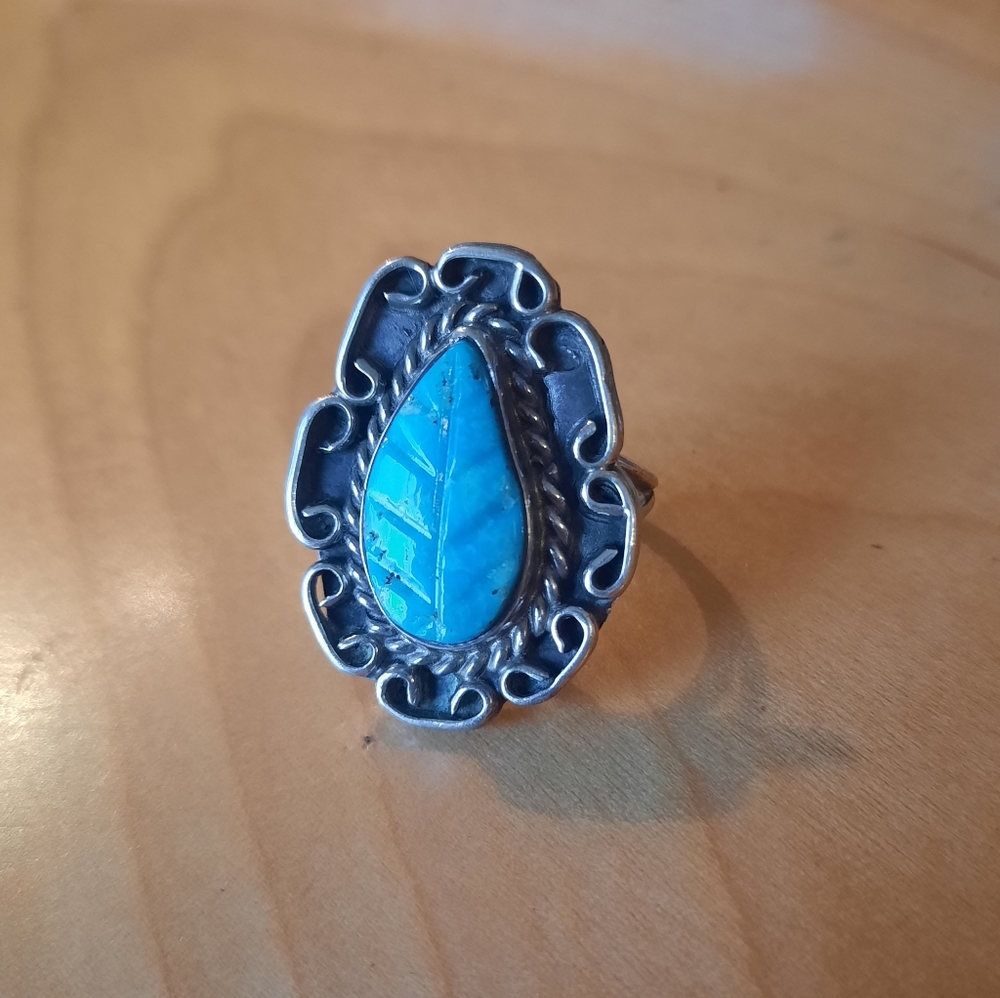 Traditional Vintage Navajo Hand-carved Turquoise Leaf, Silver Ring.